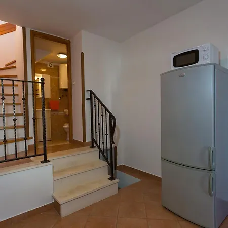 Holiday home Stone House Ana Funtana
