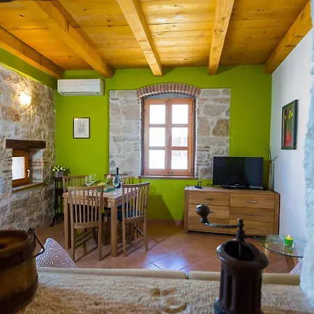 Stone House Ana