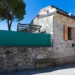 Stone House Ana *